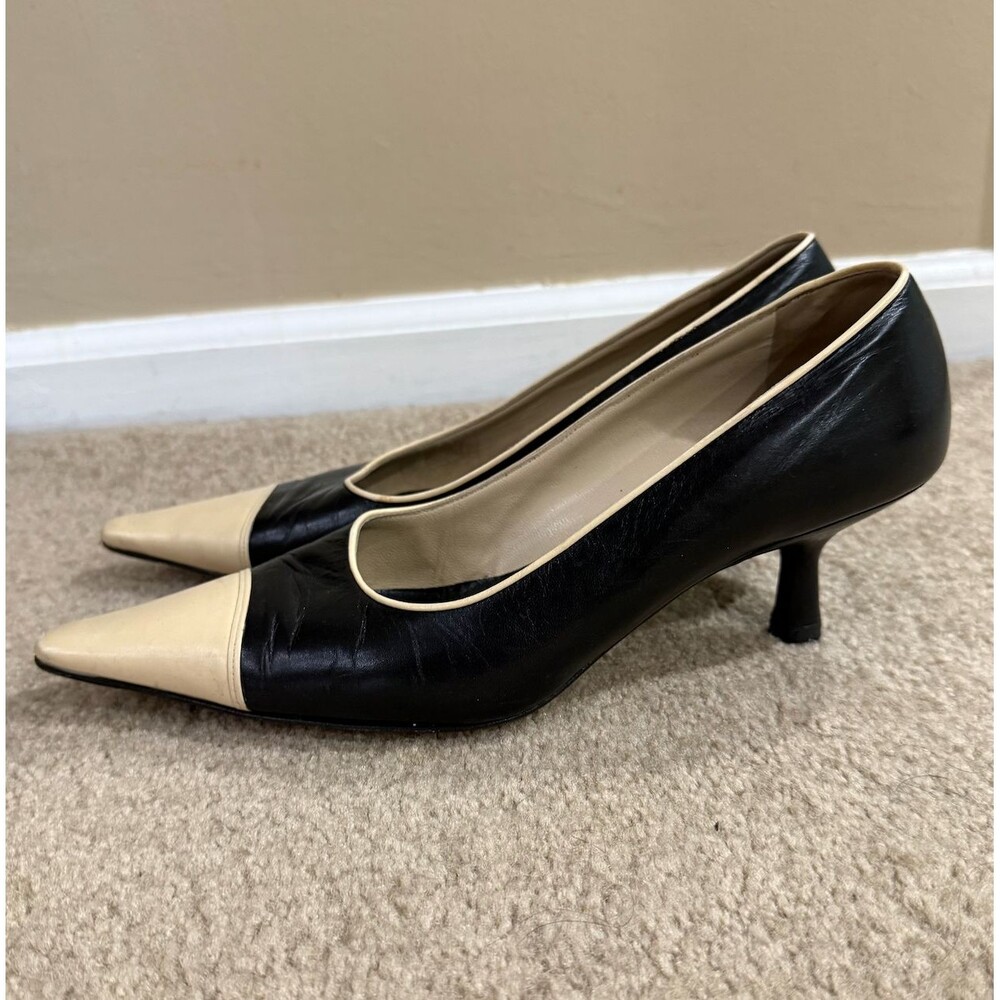 CHANEL Pumps 37.5 Black Beige Leather Cap Toe Pointed Kitten Heel Made Italy - Picture 6 of 14